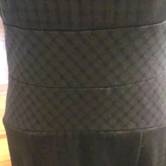 Banana Republic sleeveless poly/rayon/spandex back zipper dress. - Picture 2 of 10